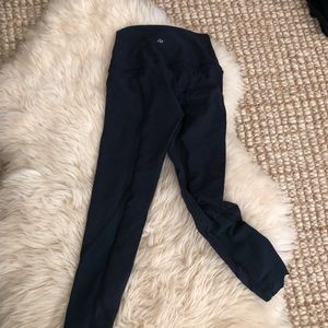 Wunder under Lululemon 7/8ths scalloped bottom